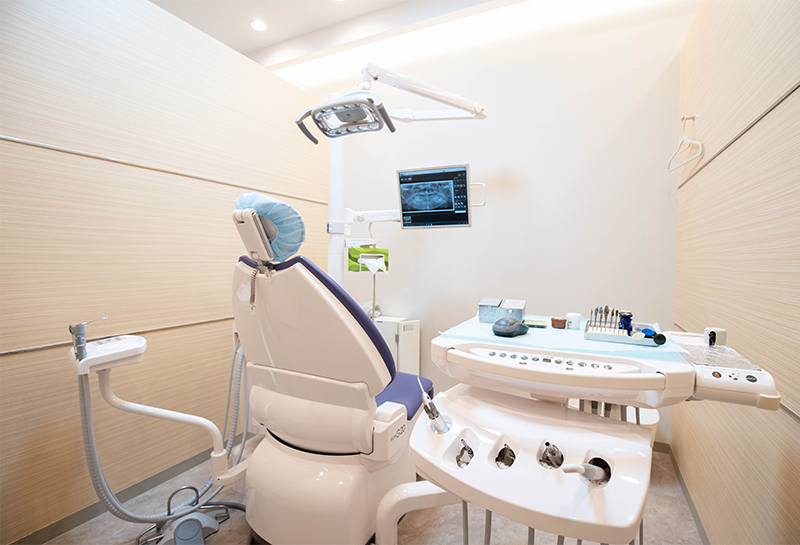 【都営三田線西台駅より徒歩1分】土日祝日も診療を行いお仕事の方も通いやすい、せんが歯科