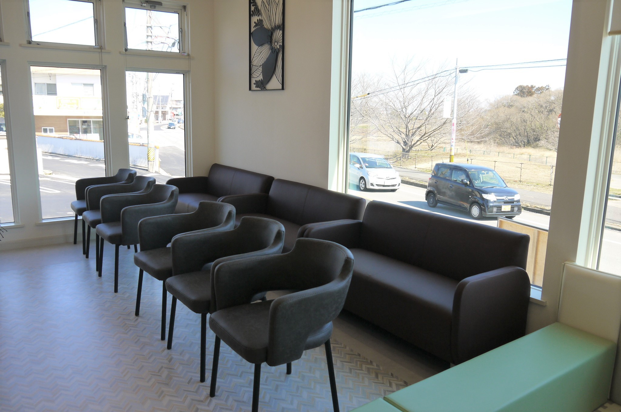 【バリアフリー・キッズスペース完備】地域に寄り添い家族で通いやすい環境を整えるかまたに歯科