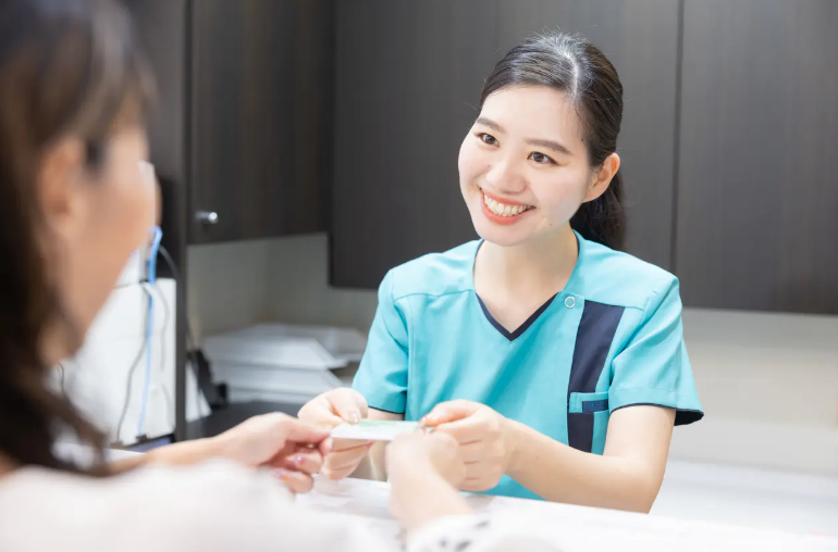 【本八幡駅徒歩2分】【入れ歯に精通】幅広い診療で地域に寄り添う ささがわ歯科クリニック