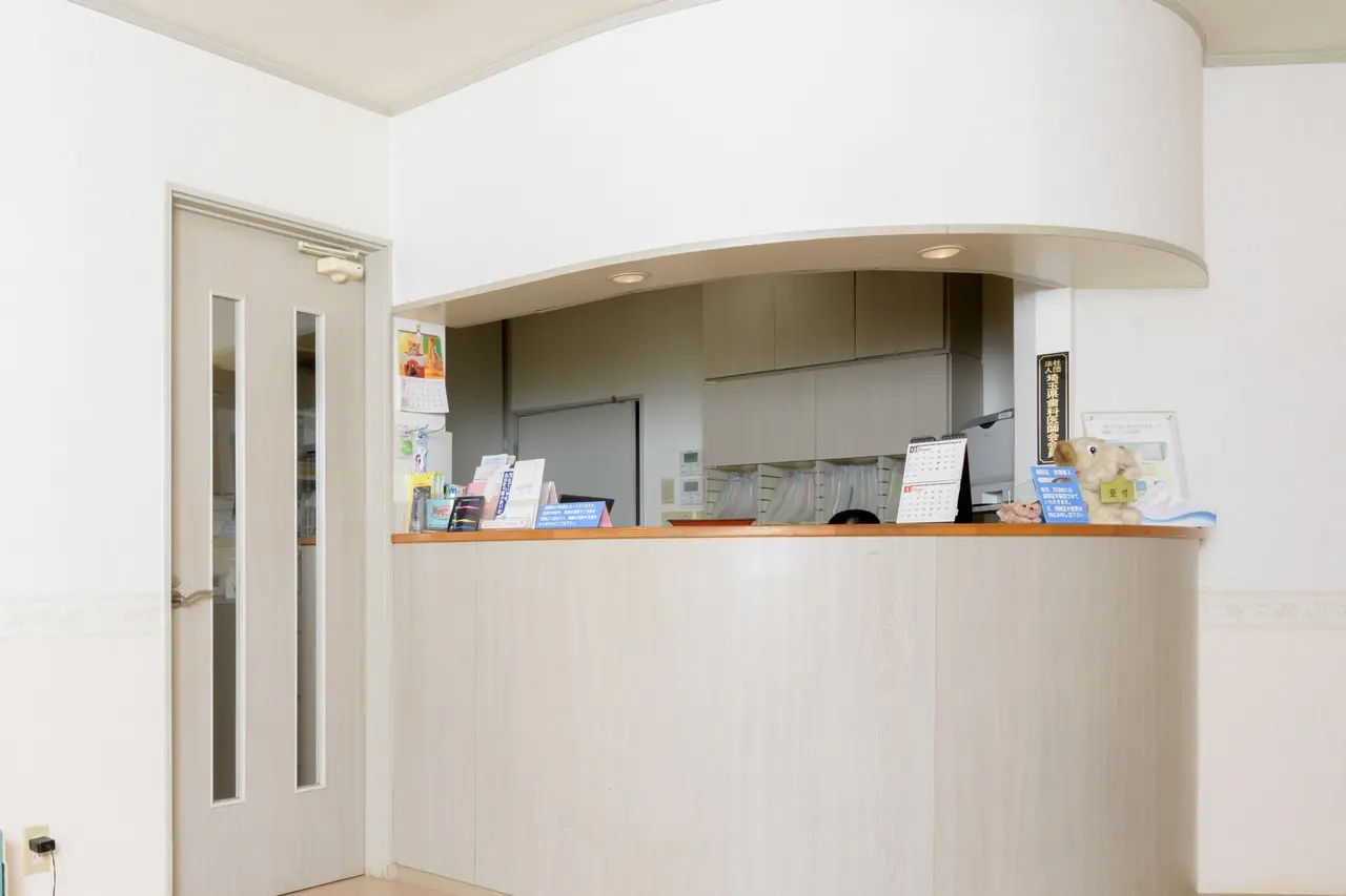 【日本先進インプラント医療学会専門医 在籍】【日本口腔インプラント学会専修医 在籍】痛みに配慮し、再生医療にも対応する若宮歯科医院