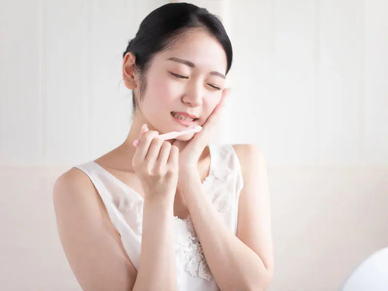 歯を支える組織の状態を確認しています