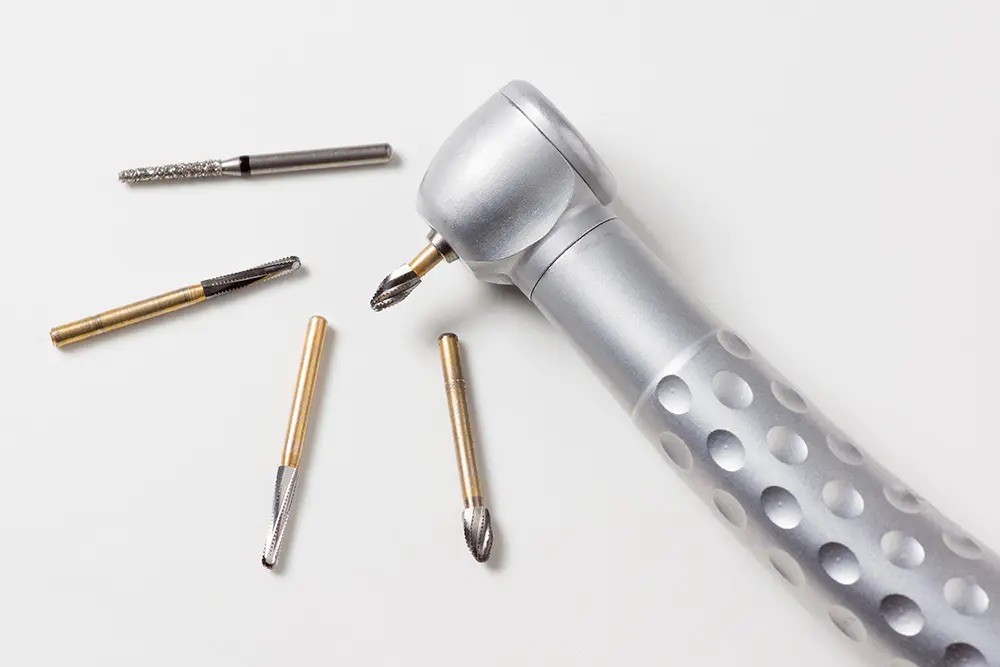 なるべく歯を削らない治療を目指しています