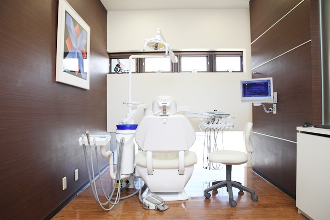 【駐車場完備・WEB予約可】一生自分の歯で過ごすための安心と信頼を大切にするもりもと歯科クリニック