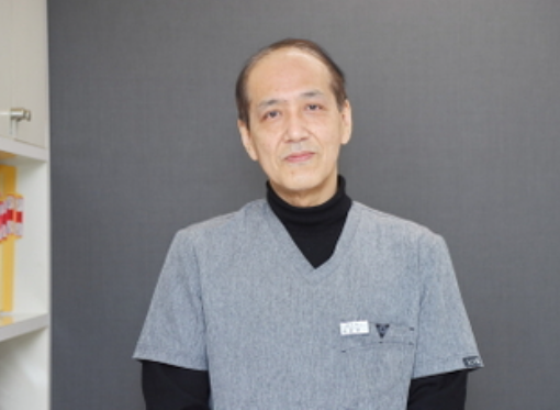 院長の原野　耕一