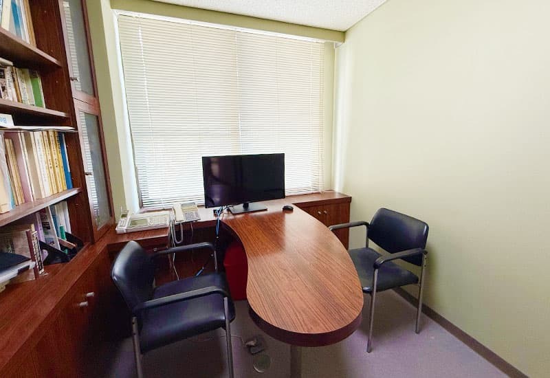 ①外観②待合室③カウンセリングルーム