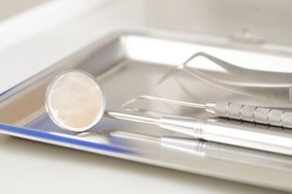 歯周外科から顎関節症まで幅広く対応する専門的な口腔外科診療