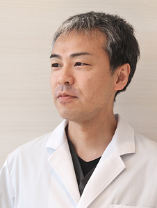 院長の松浦　隆