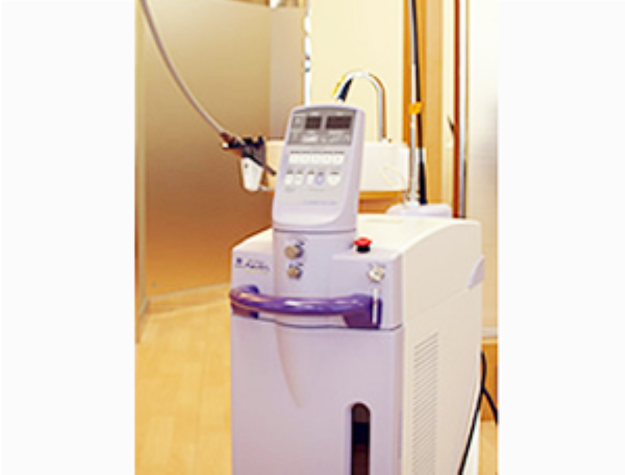 Er:YAGレーザー装置を導入しております