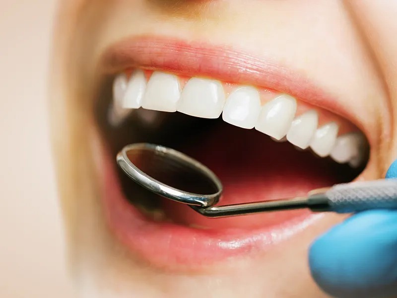 歯や歯肉の治療にとどまらず、顎やお口周りの粘膜、顔面に関わる症状まで幅広く対応する診療分野です