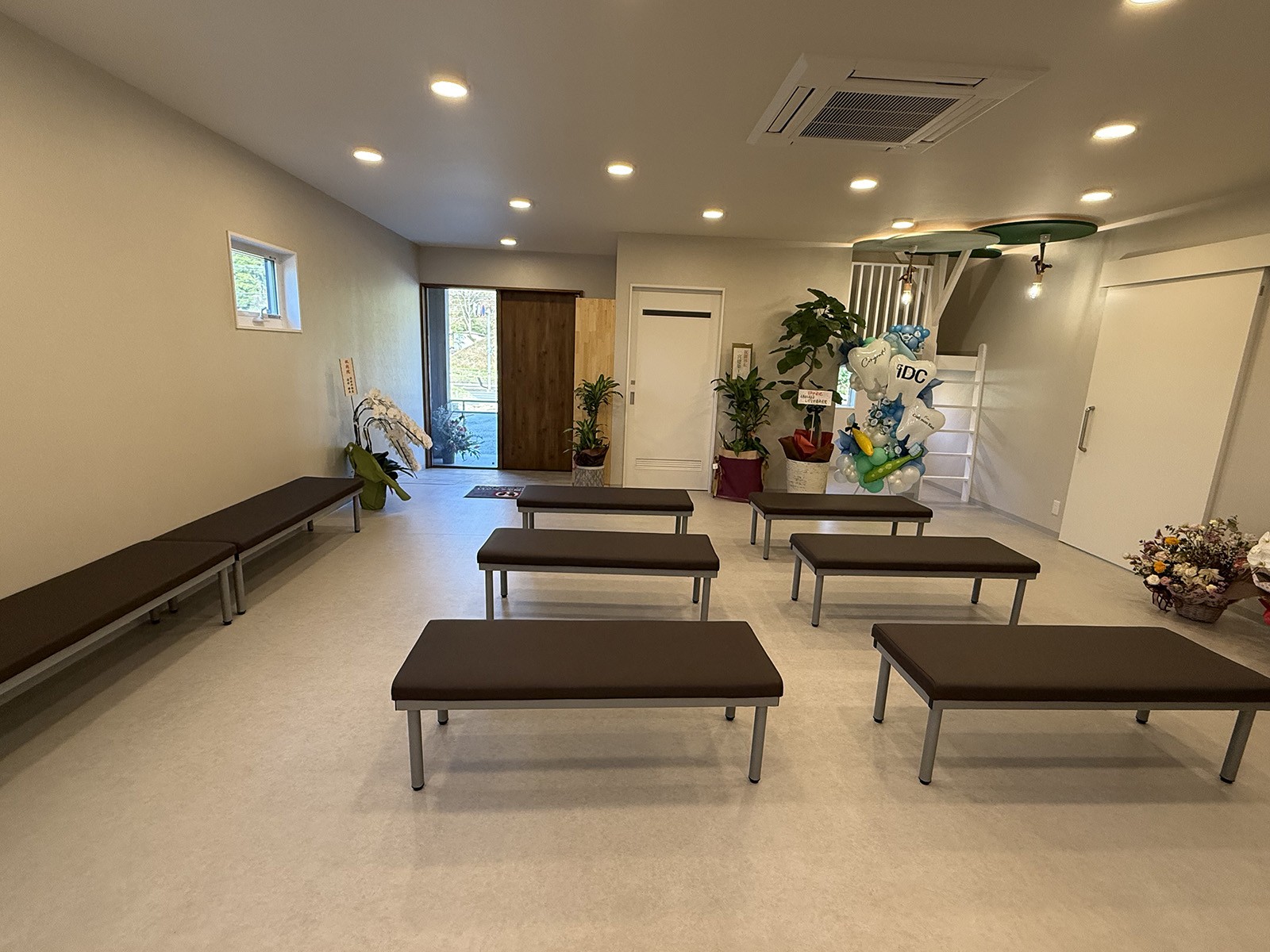 広々とした待合室となっています