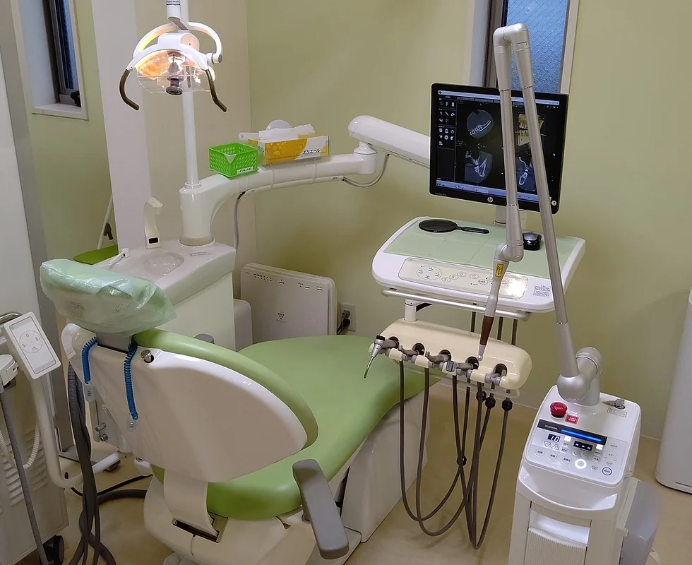 ①外観 ②受付・待合室 ③診療室