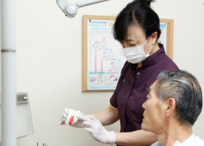 快適で見た目も美しい入れ歯のご提案