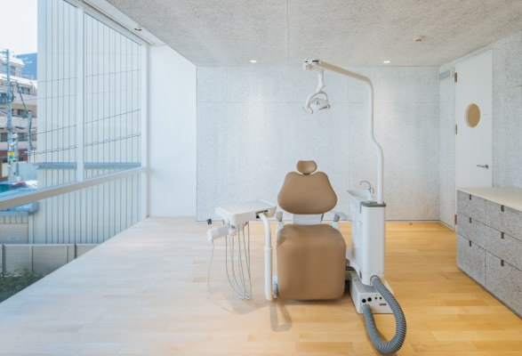 【地下鉄赤坂駅より徒歩10分】【西鉄バス赤坂2丁目より徒歩2分】【マウスピース型矯正を中心とした歯列矯正専門医院】福岡天神矯正歯科