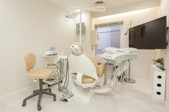 セラミックスは金属反応の心配がないことがメリットにあります