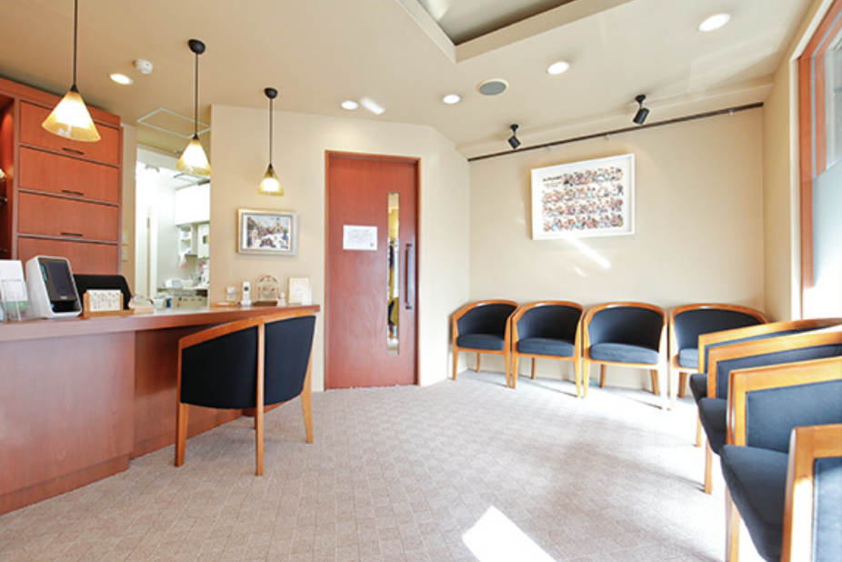 ①診察イメージ、②カウンセリングルーム、③待合室