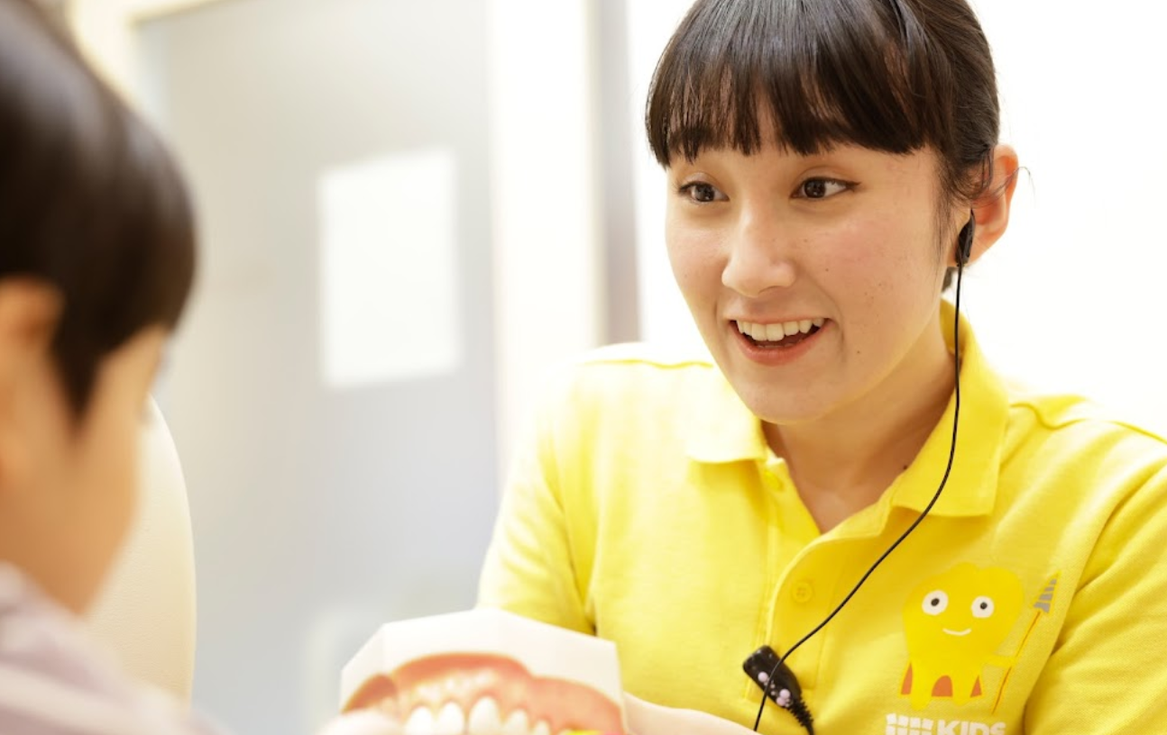 お子さんの歯並びを良くするためには、早期の矯正治療が鍵となります。