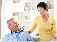 失った歯を補う方法として、インプラント・入れ歯・ブリッジの3つの選択肢を提供しています