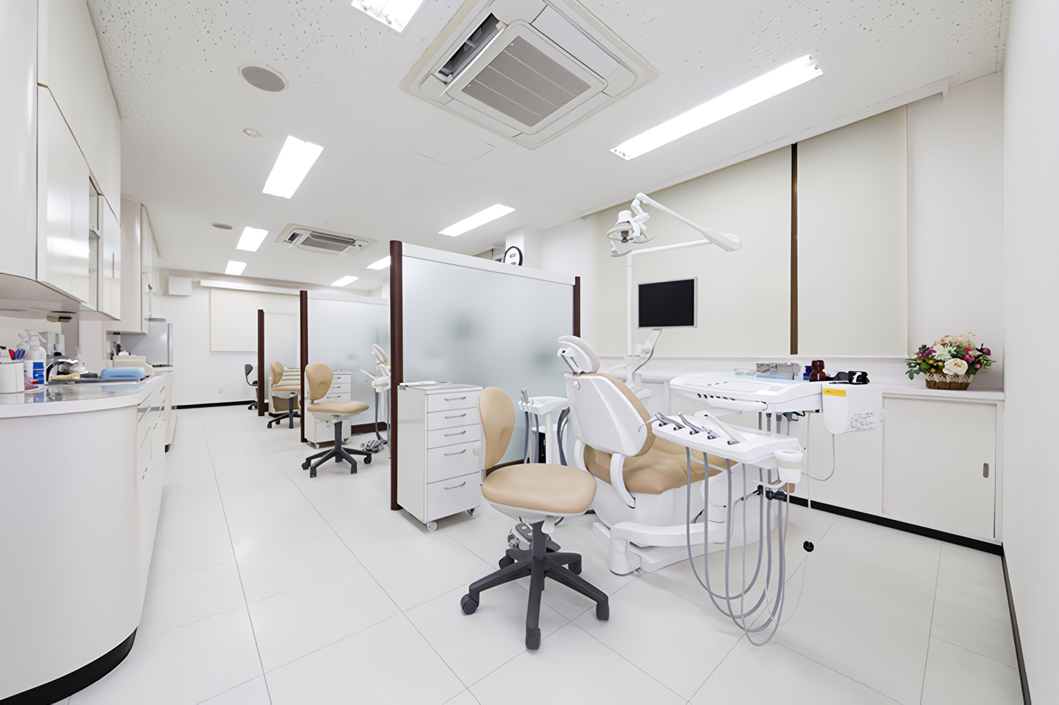 【浦安駅 南口 徒歩15分】痛みに配慮したやさしい歯科治療を提供するスズキ歯科