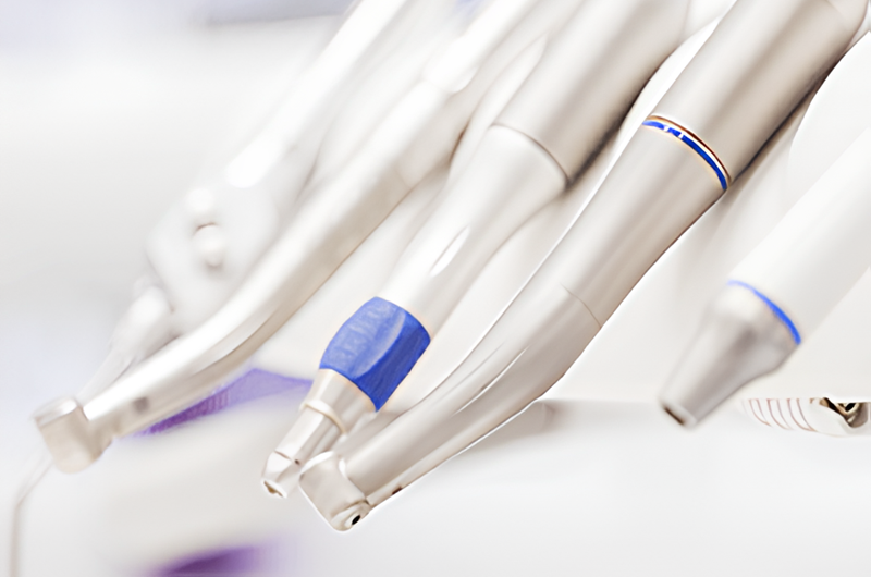 【駐車場完備】女性歯科医師常駐し天然歯を大切に守る“抜かない・削らない”治療を行うさくら歯科医院