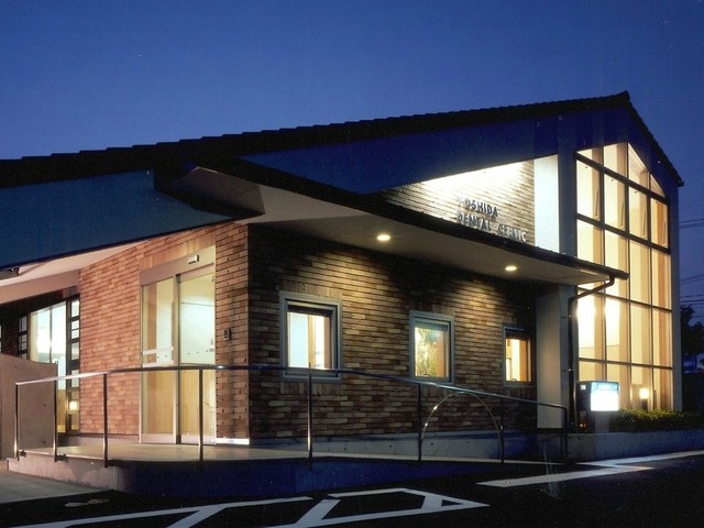 待合室が吹き抜けとなっておりリラックスできる設計です