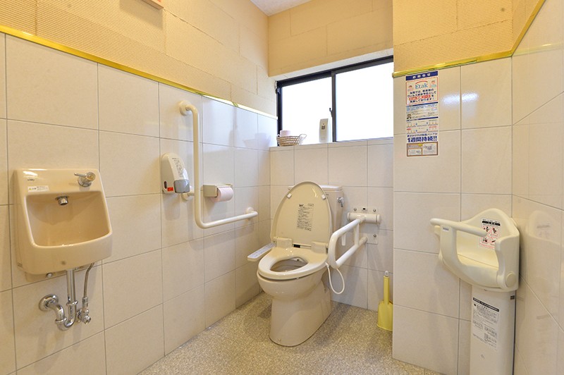 トイレはどんな方でも使用しやすいようになっています