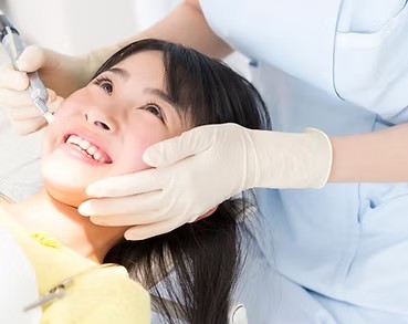 患者様のお口の健康を長く維持できるよう、予防から治療後の管理まで継続的にサポートしています。