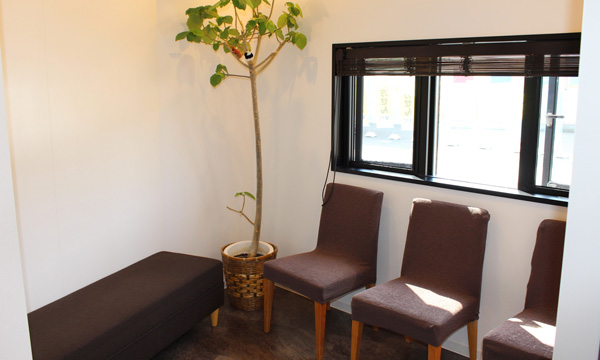 【JR東金沢駅より徒歩5分】患者さんにやさしい治療を提供するジョム・デンタルクリニック