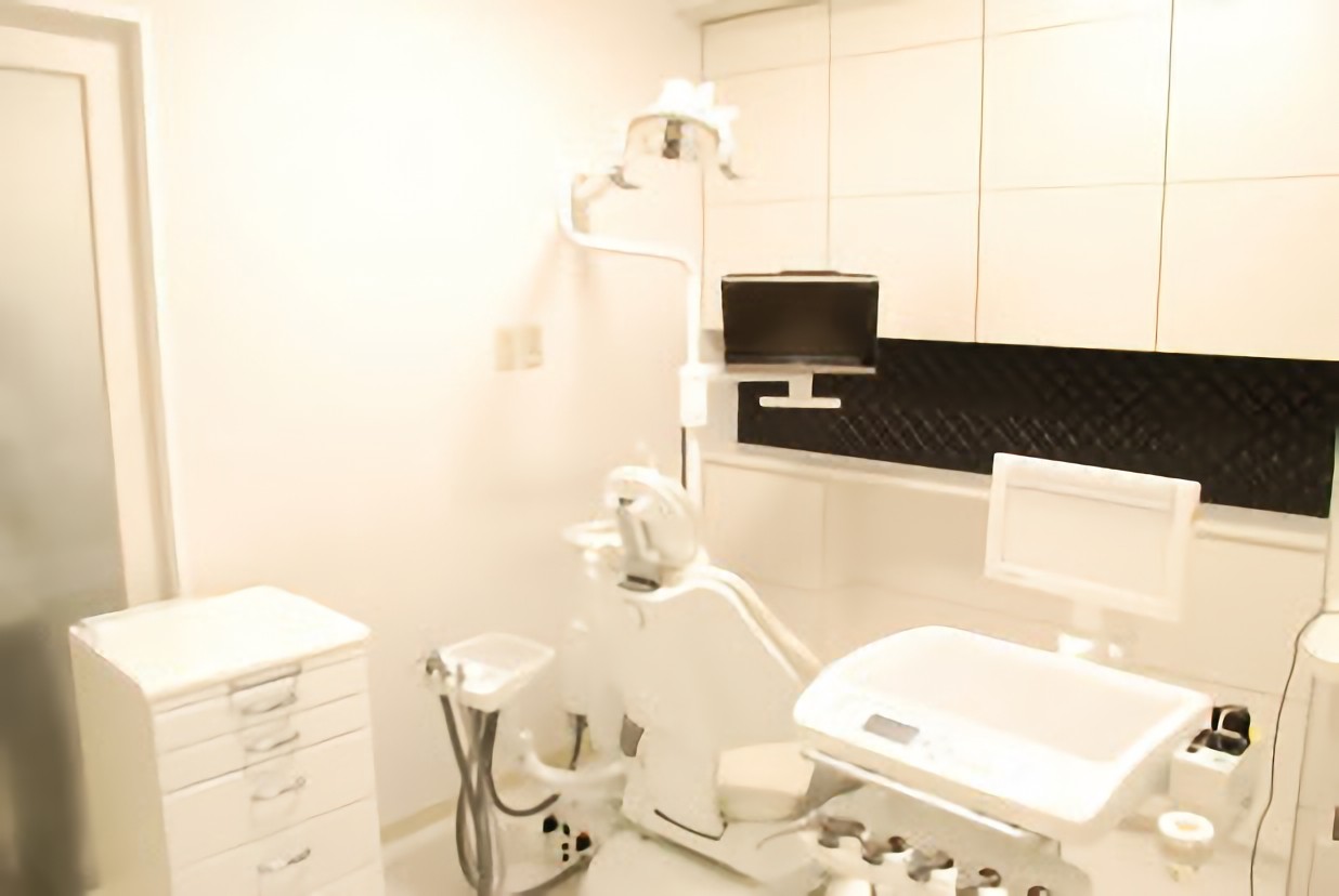 ①受付②待合室③診療室