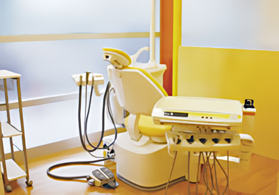 ①診療風景②待合室③診療スペース