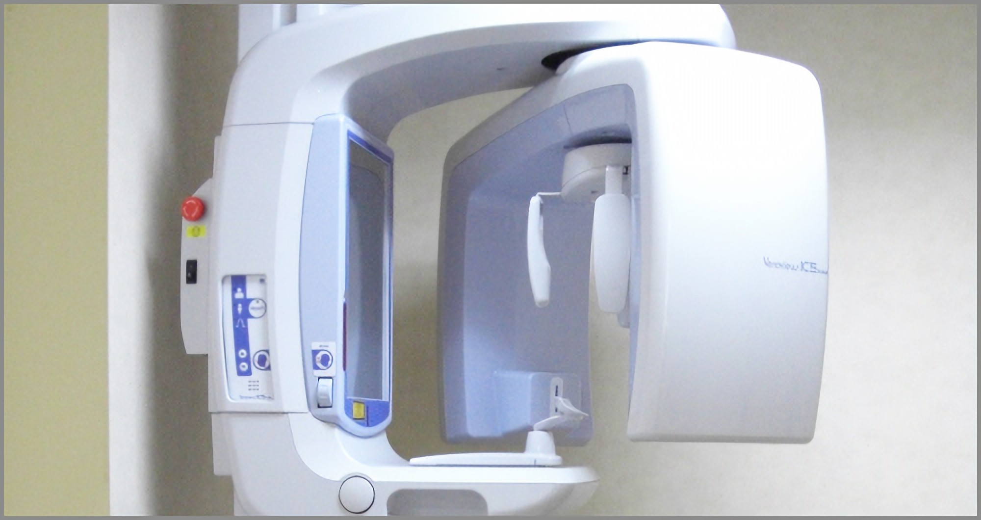 ①医院外観②待合室③レントゲン室