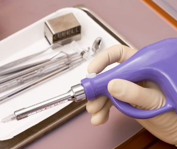 電動麻酔の器具