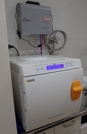 さくら参道歯科・矯正歯科では高圧蒸気滅菌器導入により治療器具を清潔に保っております