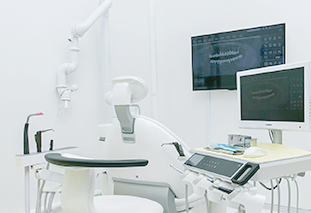 長年の経験と確かな技術で支える、安心のインプラント治療