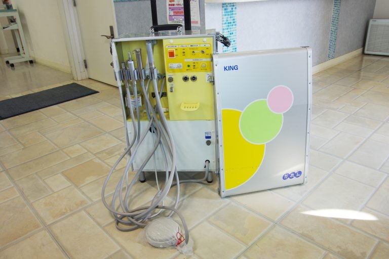 専用の治療器具を用いて通院時のような治療をご提供しています