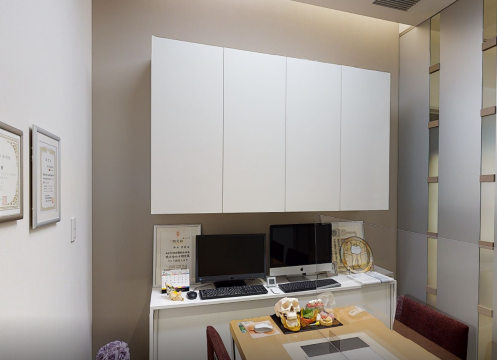 ①外観➁カウンセリングルーム③内観