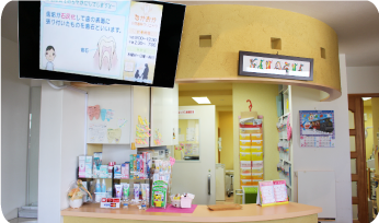 【長岡天神駅西口より車で5分】地域の小児の口腔内を守るなかおか小児歯科クリニック