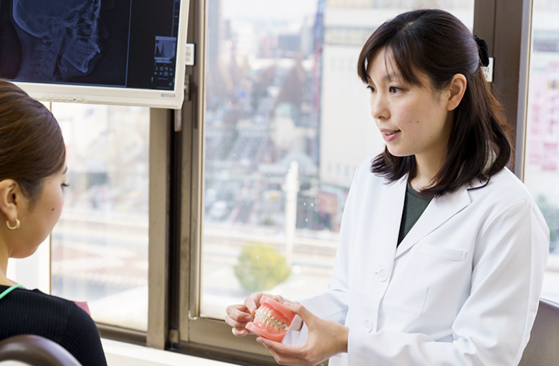 日本矯正歯科学会所属の専門医が常駐し、歯科用CTを使用した精密な検査と診断を行っています
