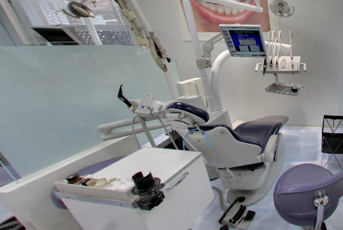 ①外観②キッズルーム③診療室