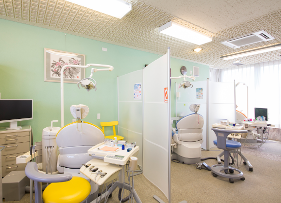【蒲郡駅北口徒歩12分・車3分】インプラント専門医在籍し精密治療と予防に注力する鈴木歯科医院