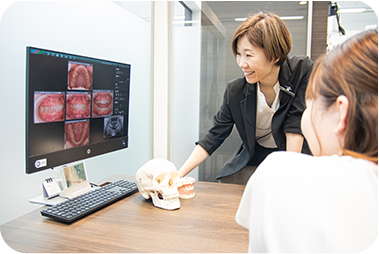 お口の写真撮影で内容が把握しやすくなります。