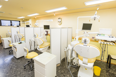 【北越谷駅西口より徒歩2分】いつでも安心してかかれる信頼される歯科医院を目指す北越谷中央歯科