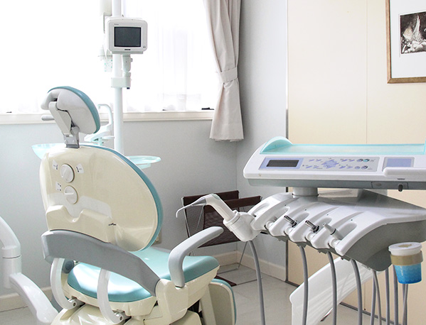 小金井歯科　①外観 ②診察室 ③待合室