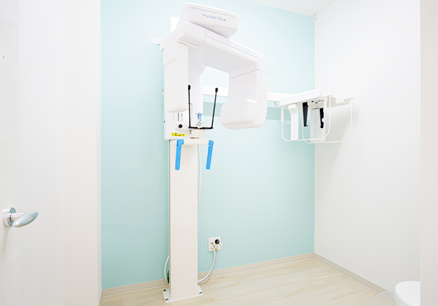 大人の矯正は、症例によって専門医を紹介する場合があります。