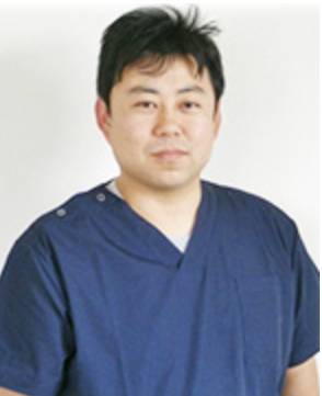 院長の粥見　翔 （かゆみ　しょう）