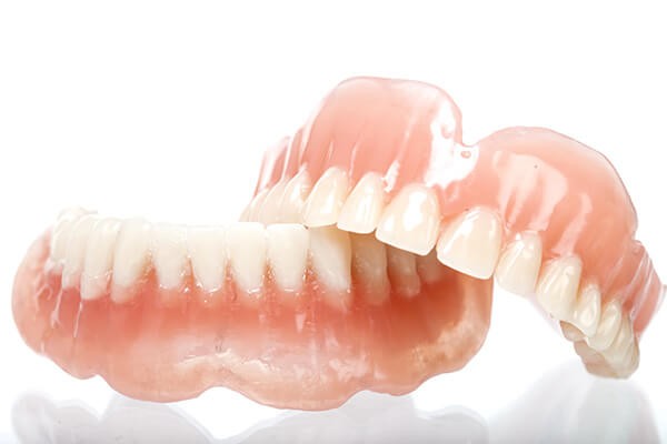 装着感が良く負担の少ない最適な入れ歯を提供されています