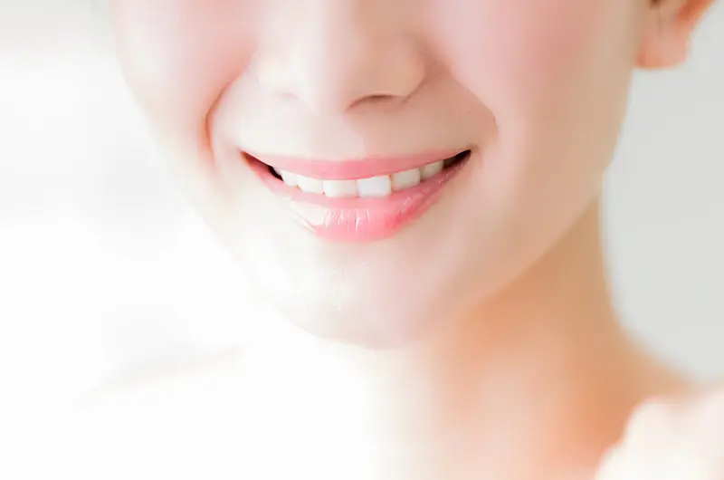 患者様の希望に合わせた白い歯の素材を提案しています