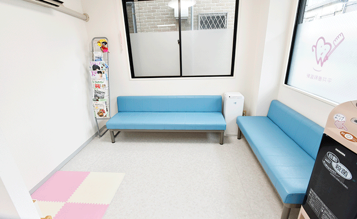 ①医院外観②待合室③診療室