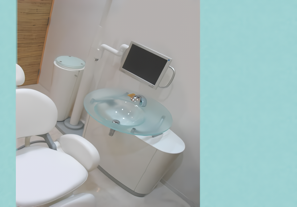 ①診療スペース②外観③カウンセリングルーム