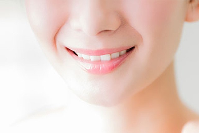 自然な仕上がりを目指しやすく、色の後戻りも比較的緩やかな傾向があります。