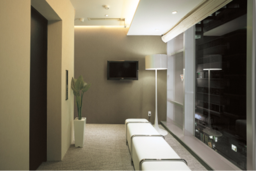 【赤坂駅 徒歩1分】一般歯科・歯周病・口腔外科から訪問診療まで、患者様の生涯での歯科治療日数を減らします。